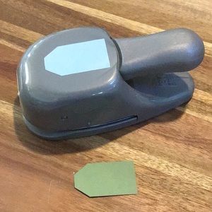 🏷 EK Success Tag Punch Whale Lever 1.75"